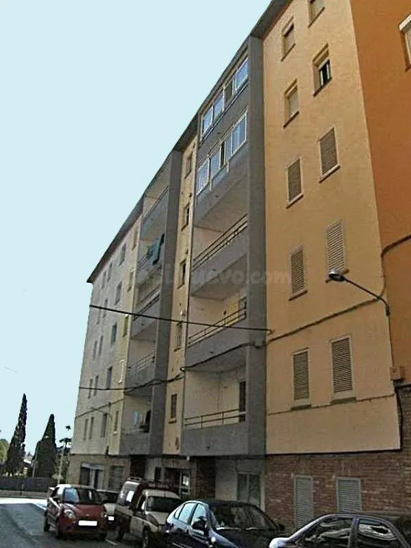Piso 3 dormitorios en Figueres para inversión sin posesión - foto 2