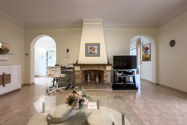 Chalet independiente con gran parcela, piscina privada y amp - foto 4