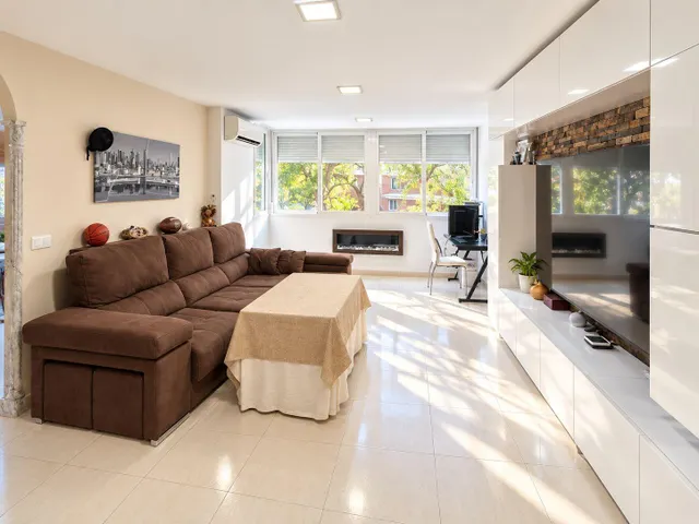 Piso reformado junto al parque del Oeste. — 6