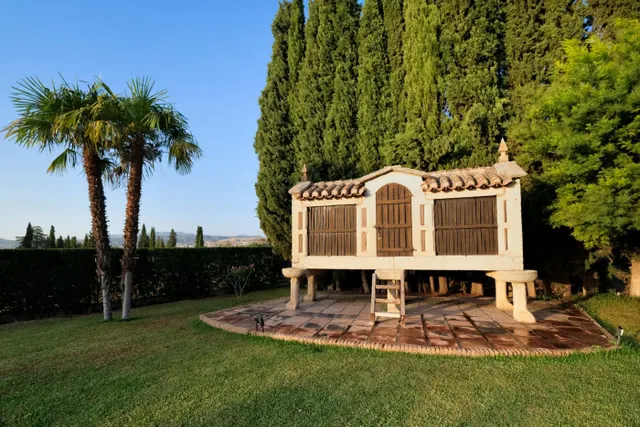 CASA DE LUJO EN LA ZUBIA — 11