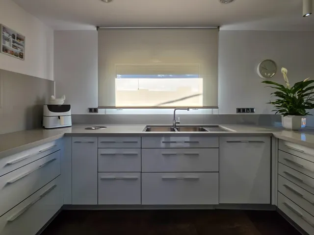 CASA DE 2 PLANTAS CON APARTAMENTO Y JARDIN — 34