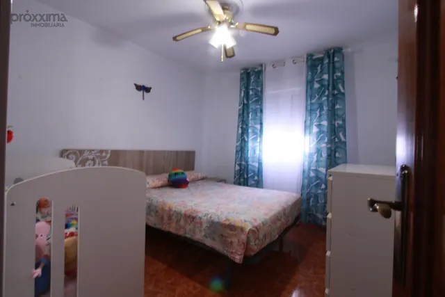 VIVIENDA AMPLIA, ASCENSOR Y TERRAZA INTEGRADA EN EL SALÓN — 8