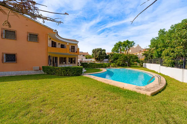 Villa mediterránea con vistas al valle a la venta en el centro de Alcalalí — 3