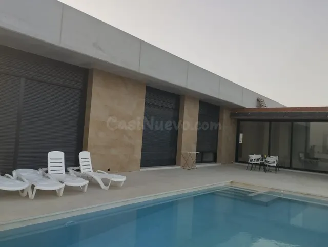 CHALET CON TERRAZA, BARBACOA, JARDÍN Y PISCINA EN PURIAS - L - foto 2