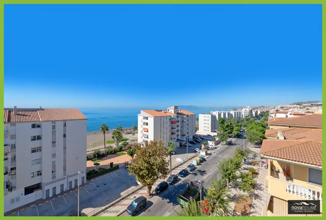 PRECIOSO ÁTICO CON VISTAS ESPECTACULARES AL MAR — 25