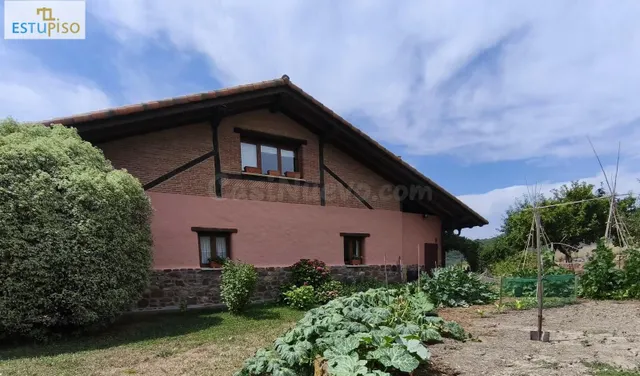 ESPECTACULAR FINCA 47.700 m2 | Casa Unifamiliar, 2 Pabellone
