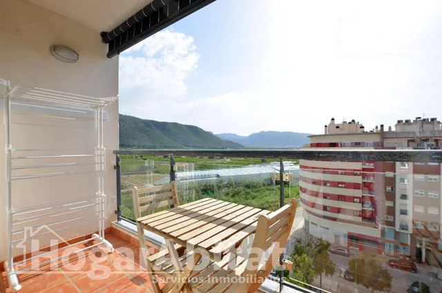 ¡vistas despejadas! amplio, alto y moderno con ascensor y balcón — 15