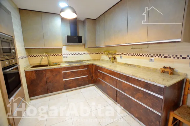 ¡MAGNÍFICO ADOSADO! AMPLIO Y LUMINOSO CON TERRAZA Y TRASTERO — 9