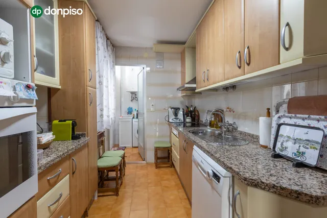 Amplio y luminoso piso de 3 dormitorios listo para entrar a vivir junto al metro de Albolote — 21