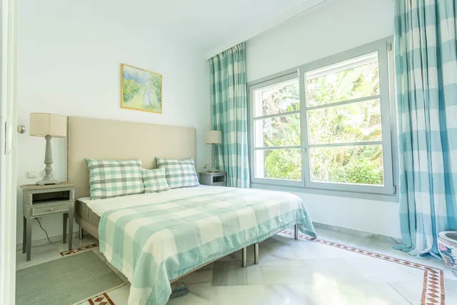 Chalet 4 habitaciones 370m² en venta - Marbella — 6