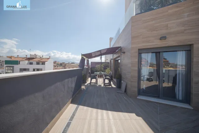 Ático dúplex con piscina en Maracena — 42