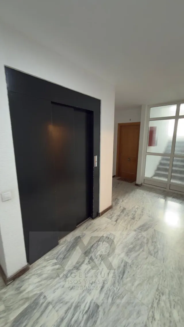 Piso de lujo junto al hospital de Mérida — 40