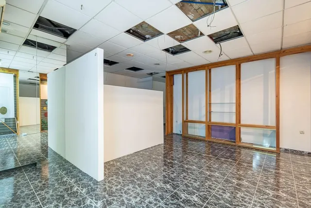 Local comercial en Pajaritos. — 20