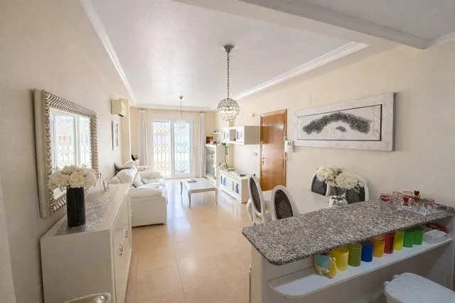 Oportunidad Ático 2 dormitorios con solarium privado SUR - foto 2
