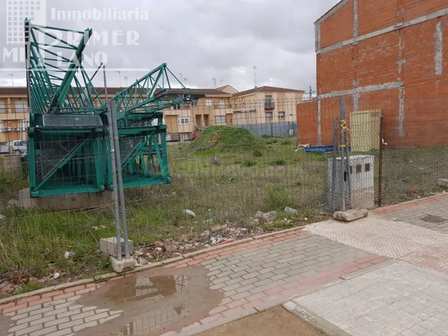 *Solar de 1000 metros cuadrados en la zona de la avenida Jua - foto 4