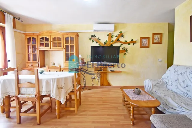BONITO APARTAMENTO REFORMADO A 400 M DE LA PLAYA DE LA ISLA  - foto 3
