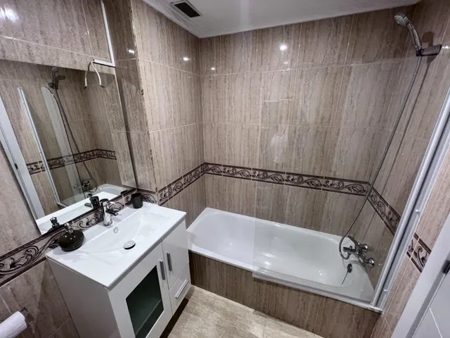 ALQUILER APARTAMENTO 2 DORMITORIOS BENALMADENA COSTA — 13