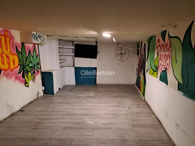LOCAL COMERCIAL EN VENTA EN CALLE DEL CORREU VELL — 8
