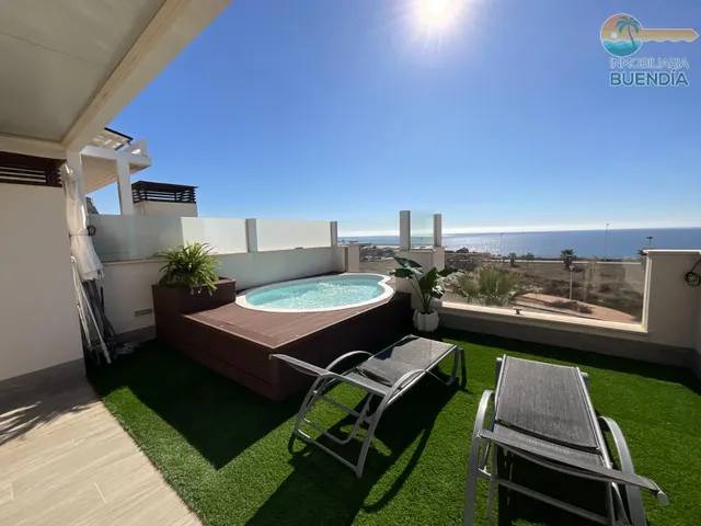 Ático  con vistas al mar  en el alamillo — 13