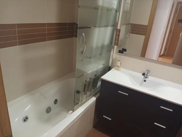 V.P.O.  CON 2 GARAJES Y TRASTERO EN URBANIZACIÓN CON PISCINA — 11