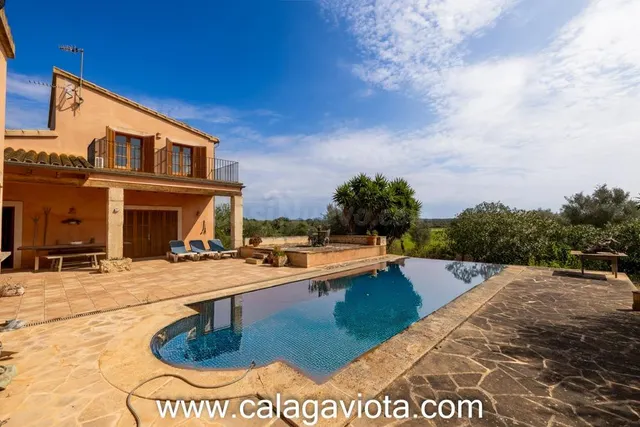 Encantadora casa de campo con piscina, pozo propio y vistas 