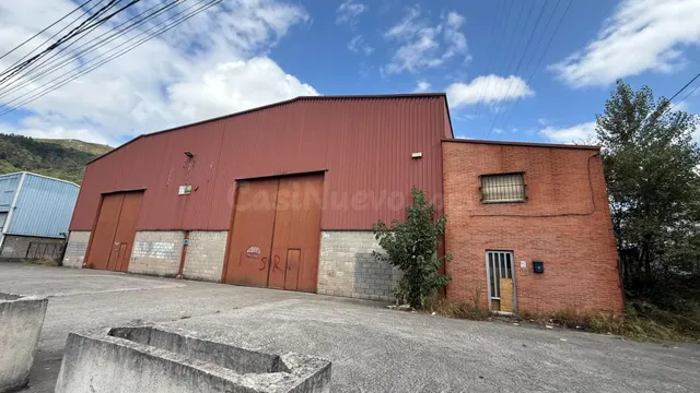 Nave industrial 2395m² en venta - Riaño - Barros - foto 4