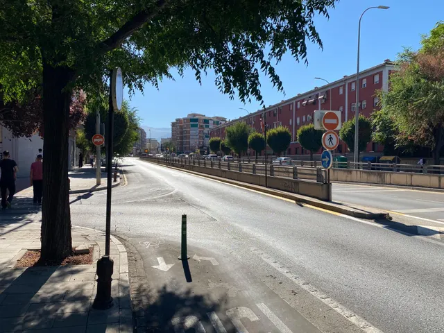 Clínica con licencia sanitaria en Avenida de Andalucía, RESIDENCIAL LAS ADORATRICES — 49