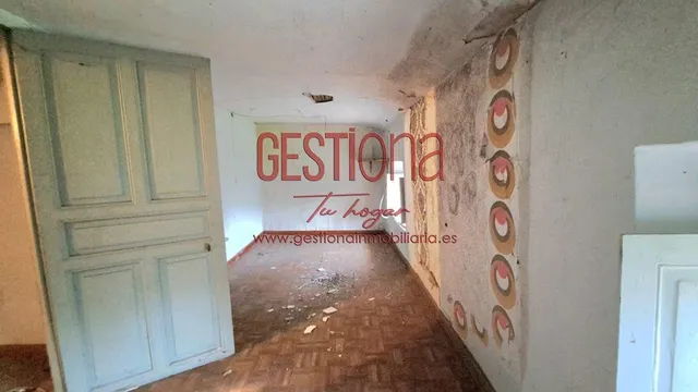 CASA DE PIEDRA EN LIERGANES. — 26