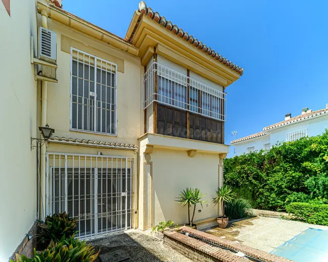 ¡Tu Oasis Privado de Lujo en Cortijo del Aire: Piscina, Espacio y Exclusividad en Albolote! — 5