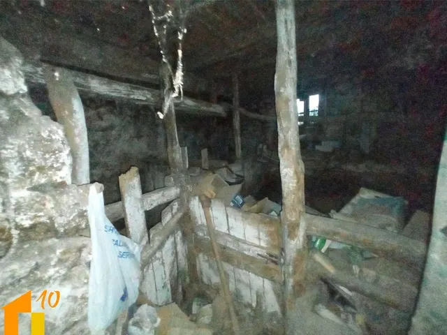 Casa para reformar íntegramente en Arcos de la Llana. — 10