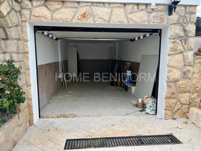 CHALET INDEPENDIENTE COMPLETAMENTE REFORMADO CON PISCINA, GARAJE Y VISTAS DESPEJADAS — 45