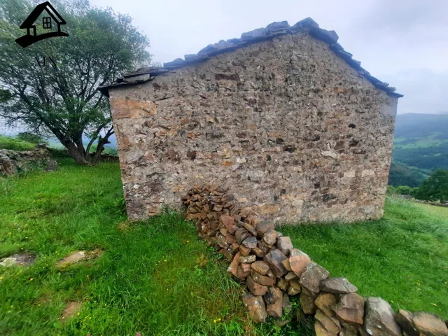 Dos fincas colindantes con sendas cabañas (232 m2 totales) y - foto 3