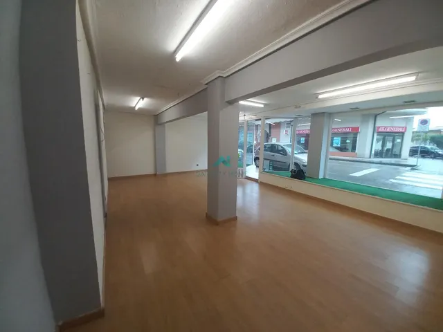 Se alquila local comercial en Colindres — 7