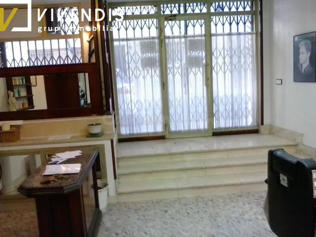 LOCAL COMERCIAL EN VENTA ZONA DOCTOR COMBELLES - foto 2