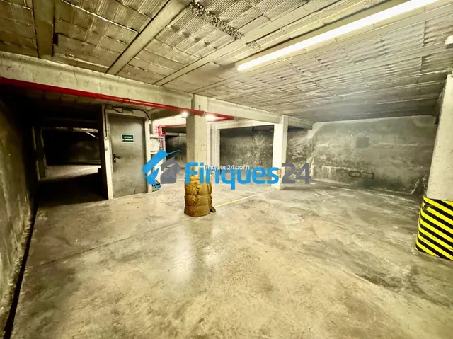 37 plazas de aparcamiento en el centro de Manresa - Barcelon - foto 5