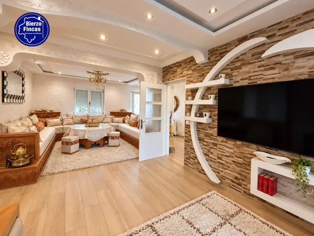**se vende casa en Oviedo** — 32