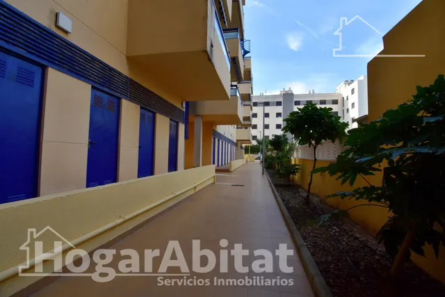 Playa a escasos 100 metros en este luminoso apartamento con terraza y piscina — 42