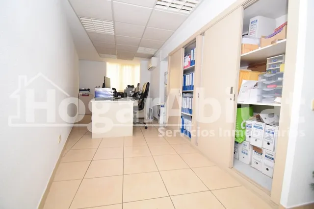 Despacho con varias oficinas en el centro — 9