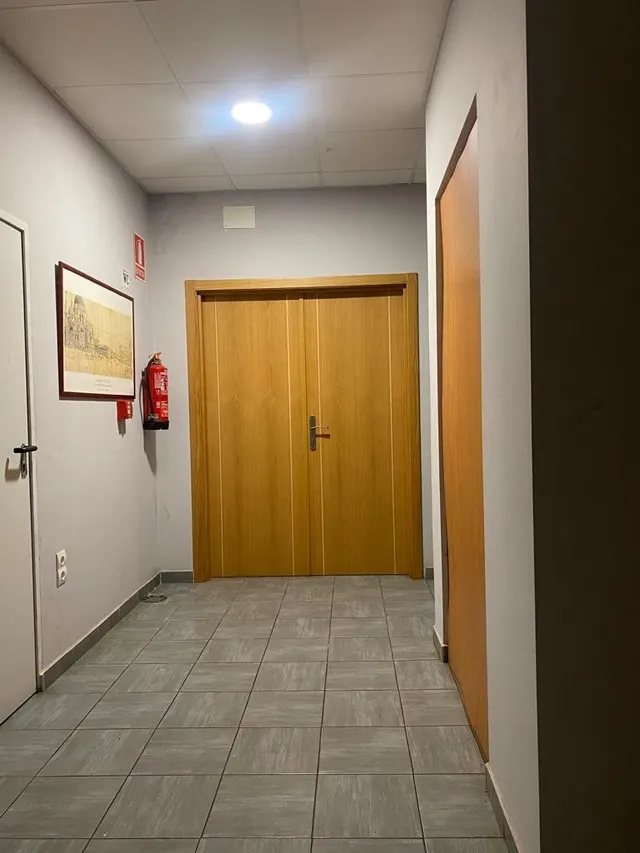 Se alquila local — 10