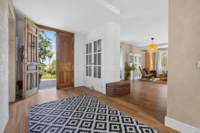 Exclusiva vivienda completamente reformada en Torrequinto - foto 3