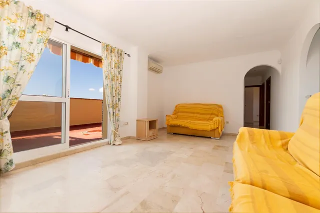 Ático con 100 m2 de espacio exterior, vistas panorámicas y garaje en el centro de Fuengirola – 375.000 € — 8