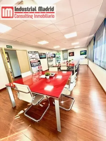 EDIFICIO DE OFICINAS EN ALQUILER Y VENTA EN ARGANDA DEL REY — 13
