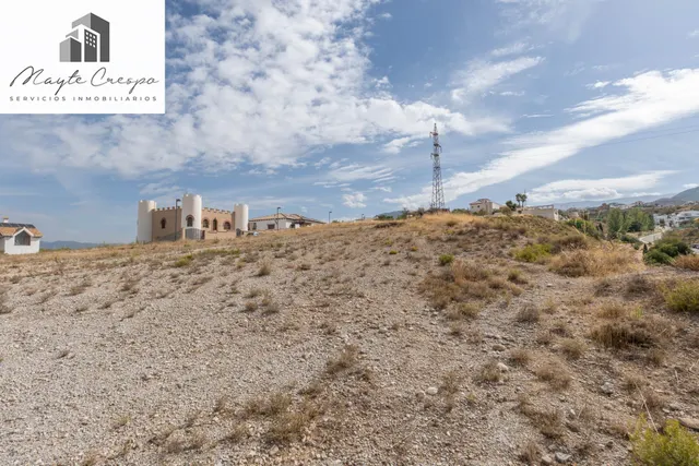 Terreno urbano de 750 m2 en Altos de La Zubia. Parcela 17, manzana M — 32