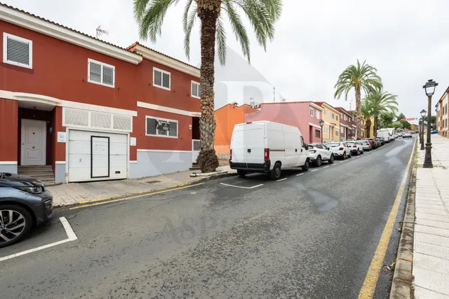 Dúplex de 4 dormitorios con 2 plazas de garaje y trastero en Valsequillo — 40