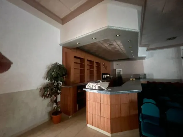 SALÓN DE  BODAS Y RESTAURANTE EN VENTA — 18