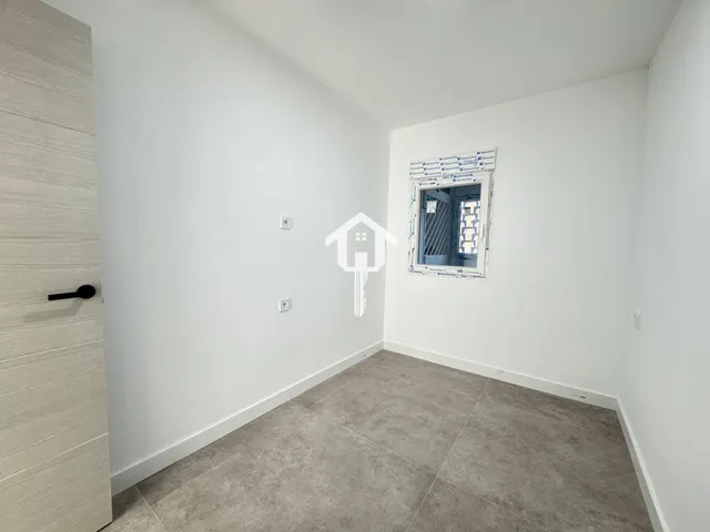 Inmoparadise les ofrece espectacular vivienda en venta en Alicante centro, el edificio los representantes . 120m2, 3 dormitorios, dos baños,reformada. — 11
