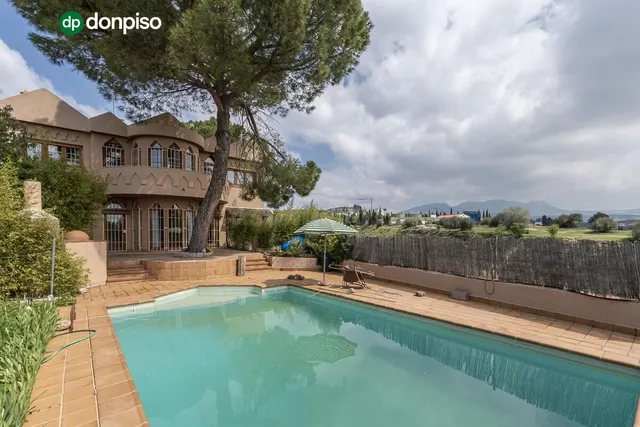 Espectacular casa independiente con piscina y grandes vistas - foto 2