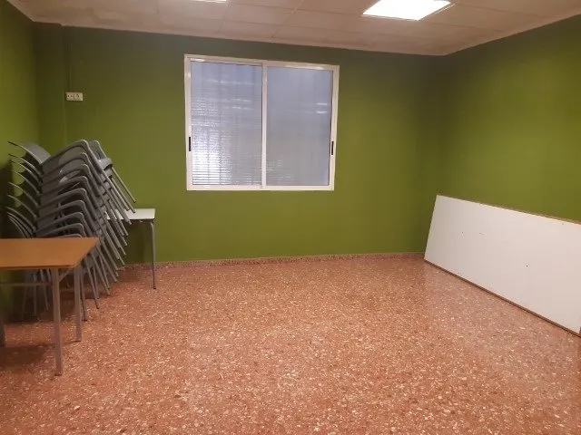 Casa vallada en la ciudad — 12