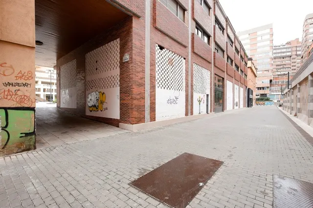 Oportunidad de inversión en local comercial al lado de Constitución. — 23