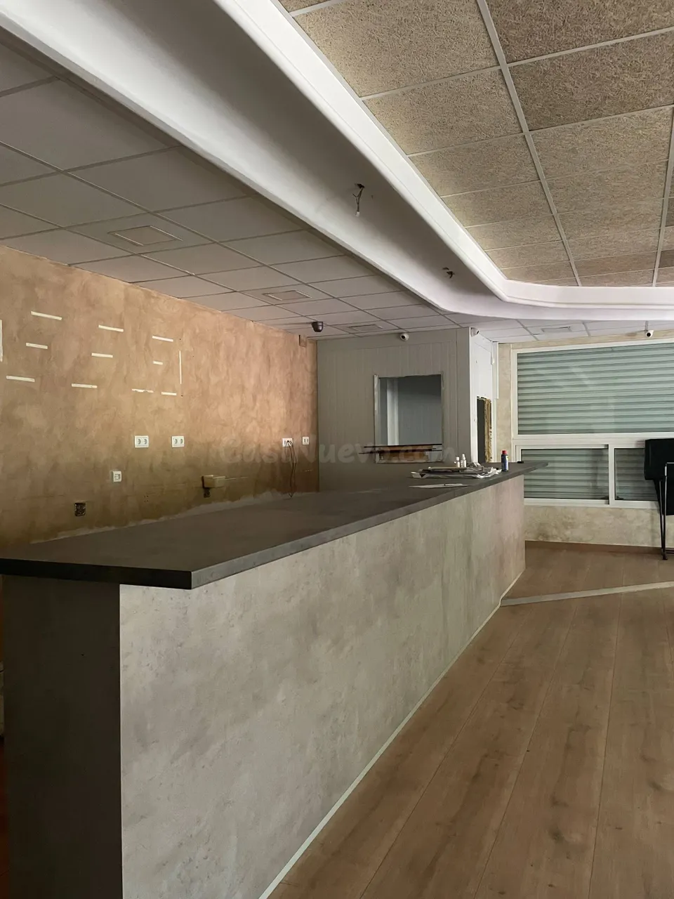 Se vende bajo comercial en perfecto estado